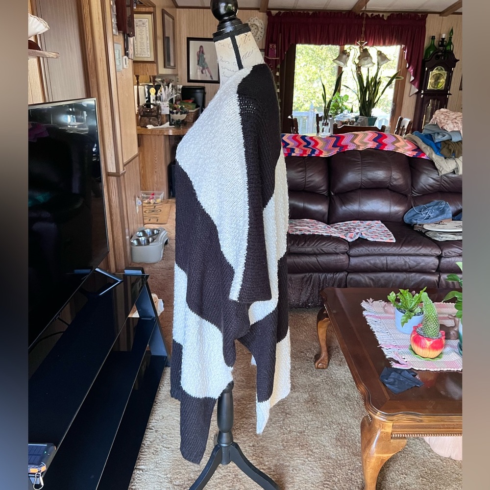 Anthropology Mixed Stripes Kimono one size black and white striped. - Picture 12 of 16